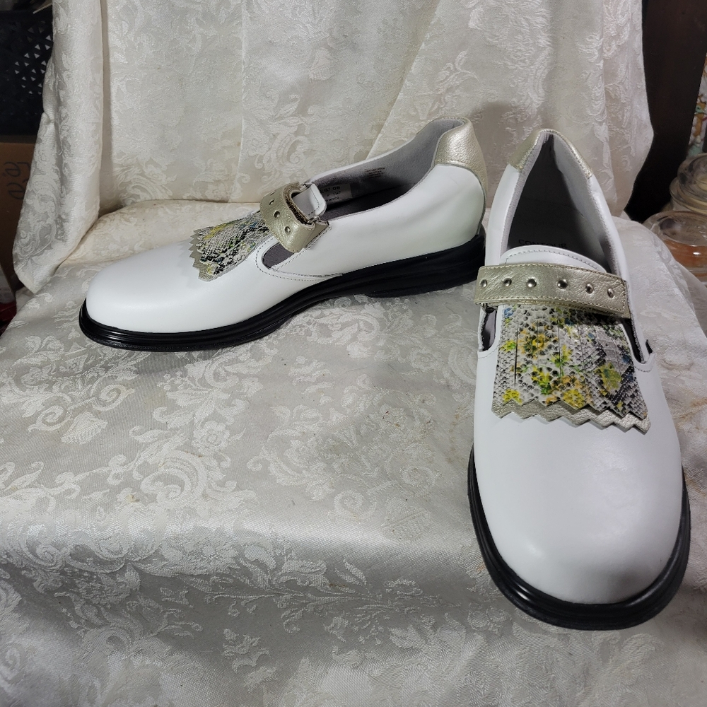 SandBaggers Ladies White and Multicolor Women's Golf Shoes - Royal Kilt - Size 8 - Picture 3 of 9